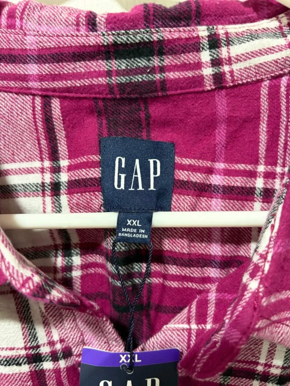 GAP Men’s Fuchsia Plaid Button-Down Shirt - Picture 2 of 5